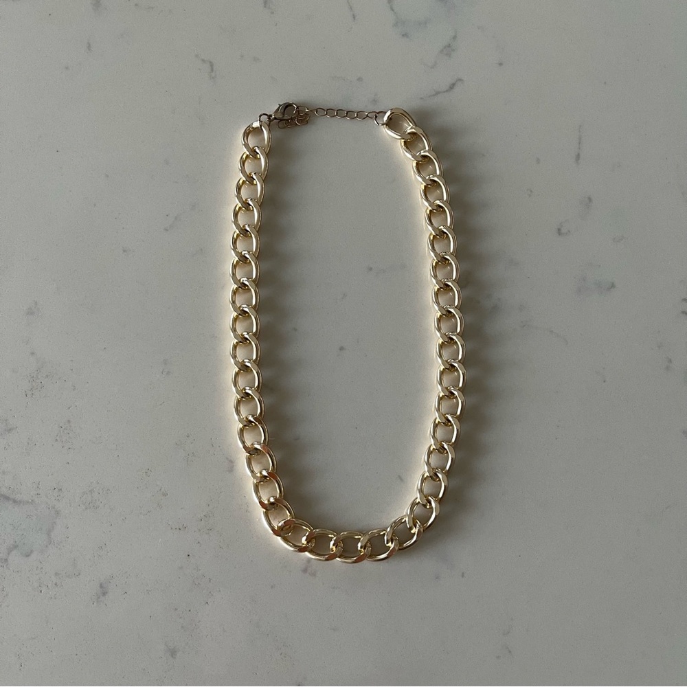 Elegant Gold Chain Necklace